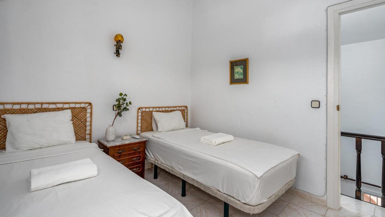 Stunning Calahonda Duplex With Terrace And Pool By Costarentals - Ref 190 Apartment Sitio de Calahonda